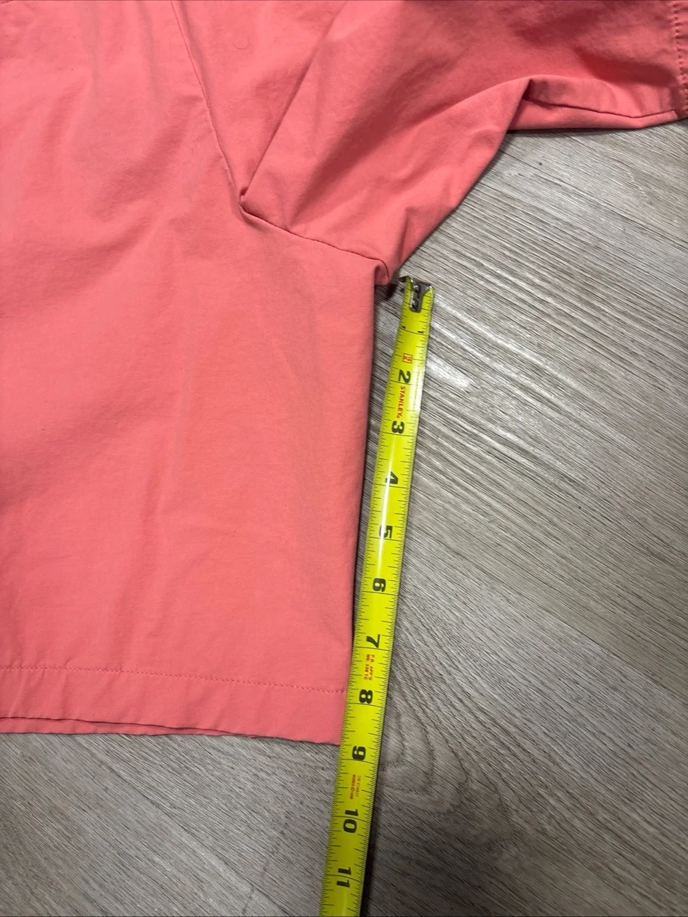 Vineyard Vines On-The-Go Shorts Mens Sz. 33 Salmon Performance Casual Golf Chino